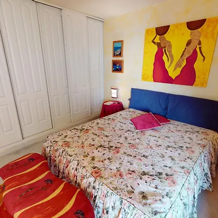 Grand 2p Face Avec Balcon, Parking, Piscine Et En Centre-ville A - Fr-1-196-284 דירה מנטון